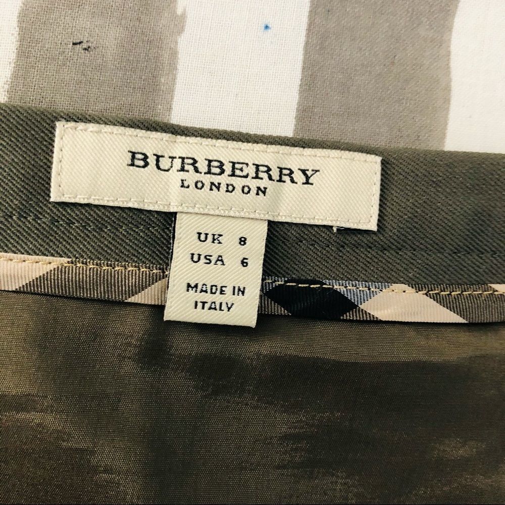 Burberry military green front pleated skirt - Picture 7 of 10